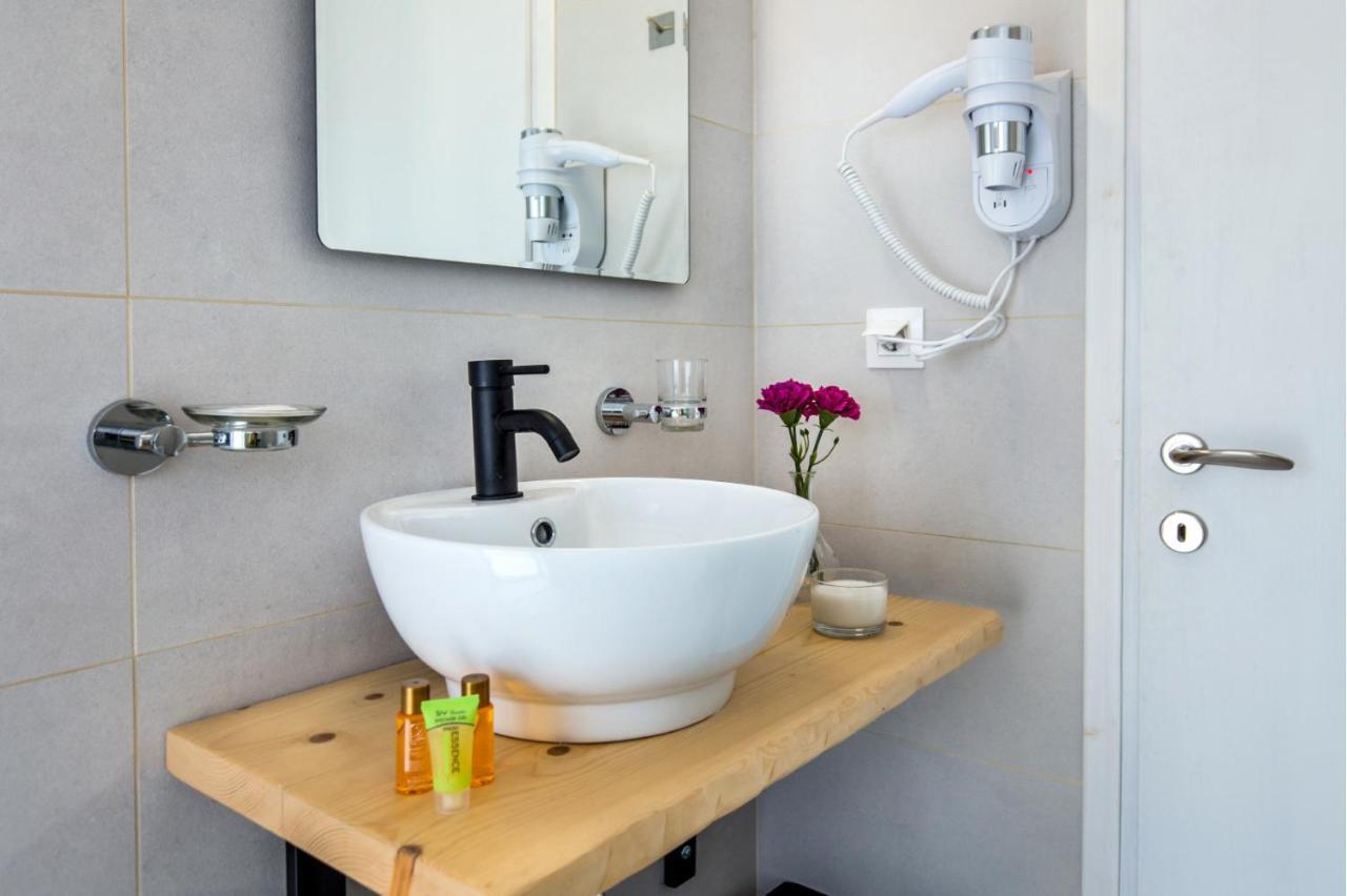 Avgoustidis Apartments ลิเมนาเรีย ภายนอก รูปภาพ