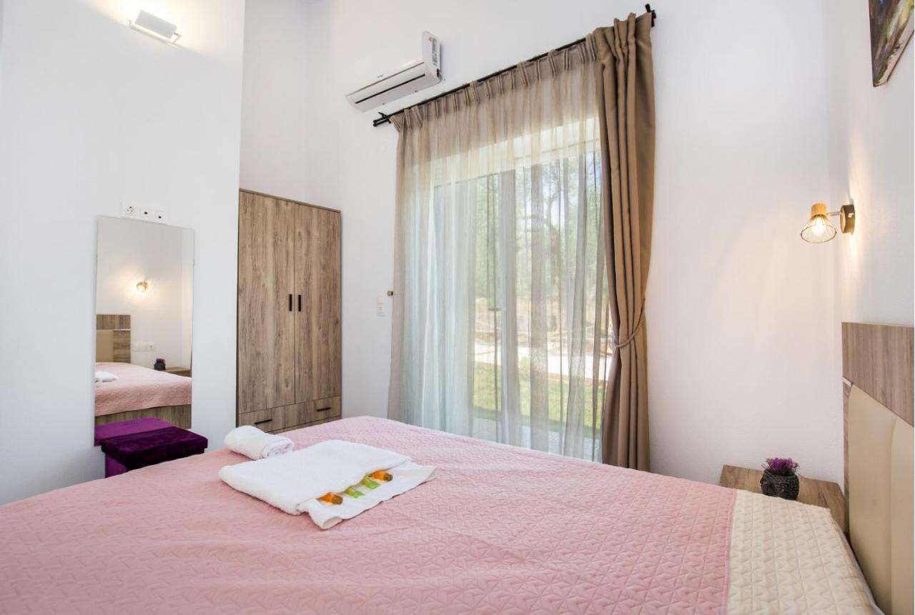 Avgoustidis Apartments ลิเมนาเรีย ภายนอก รูปภาพ