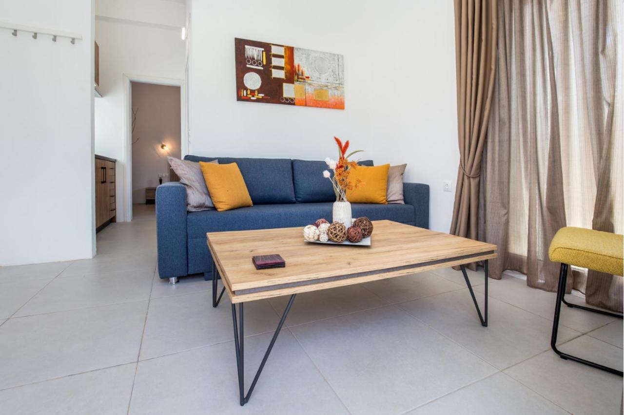 Avgoustidis Apartments ลิเมนาเรีย ภายนอก รูปภาพ