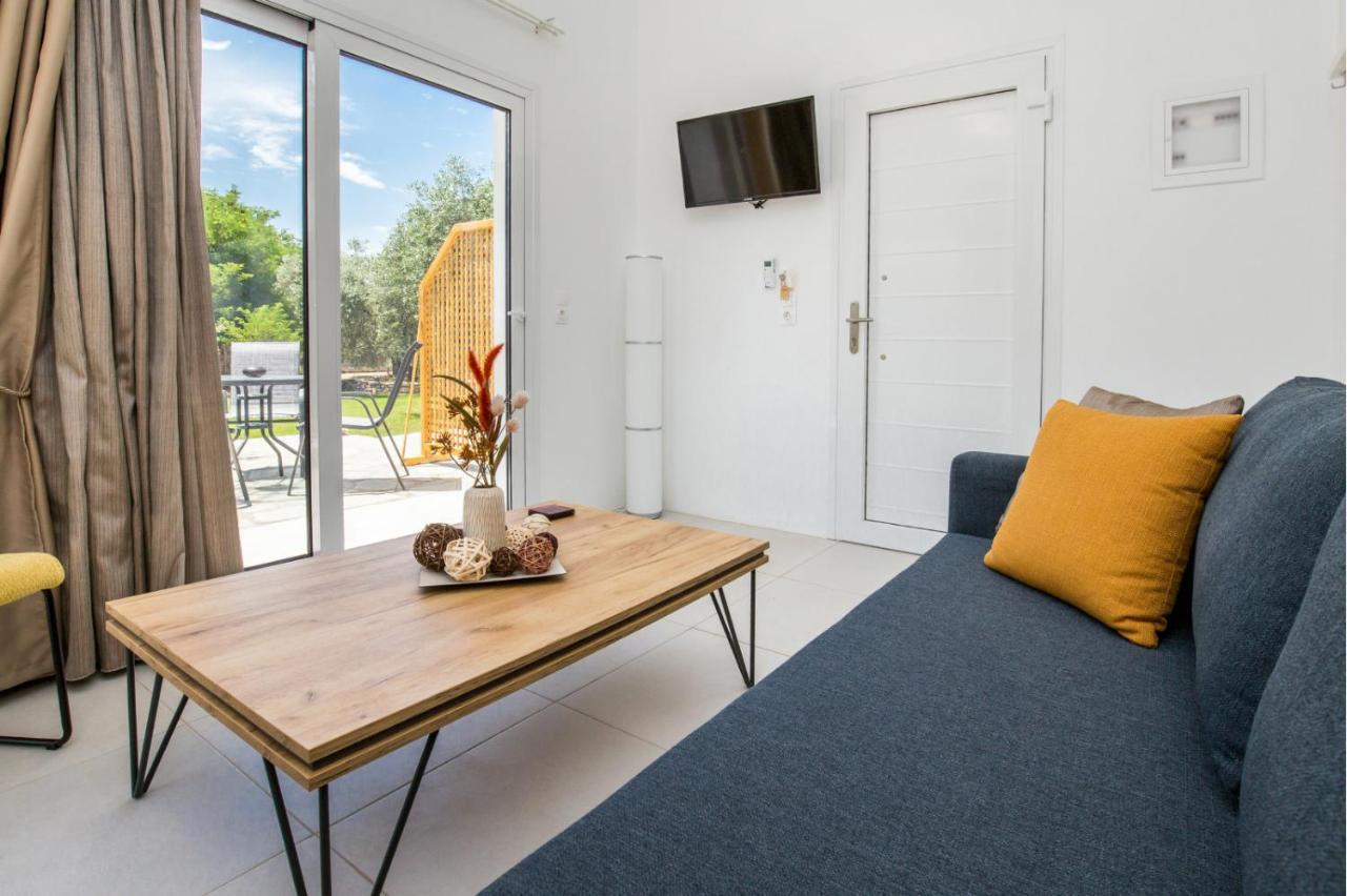 Avgoustidis Apartments ลิเมนาเรีย ภายนอก รูปภาพ